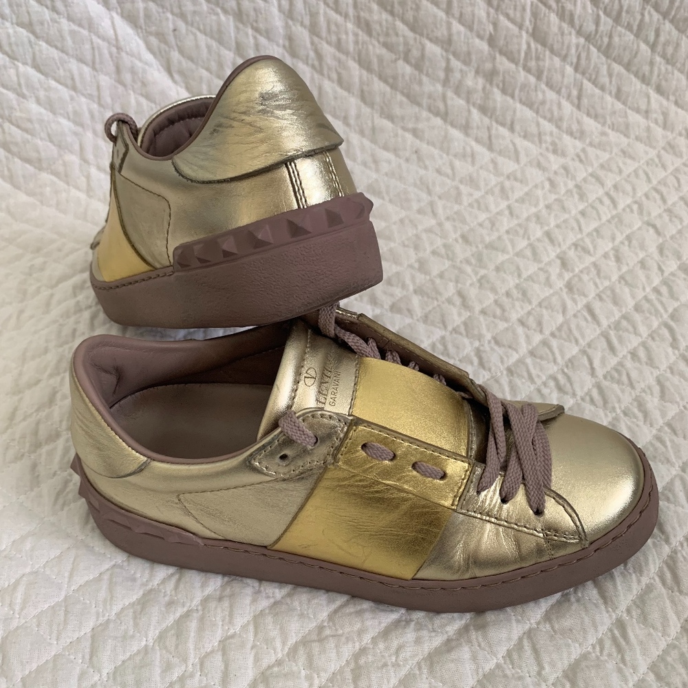 RARE Valentino Rockstud Leather Lace-Up Sneakers